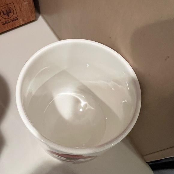 Penguin Porcelain Container- Ciroa - Picture 2 of 8